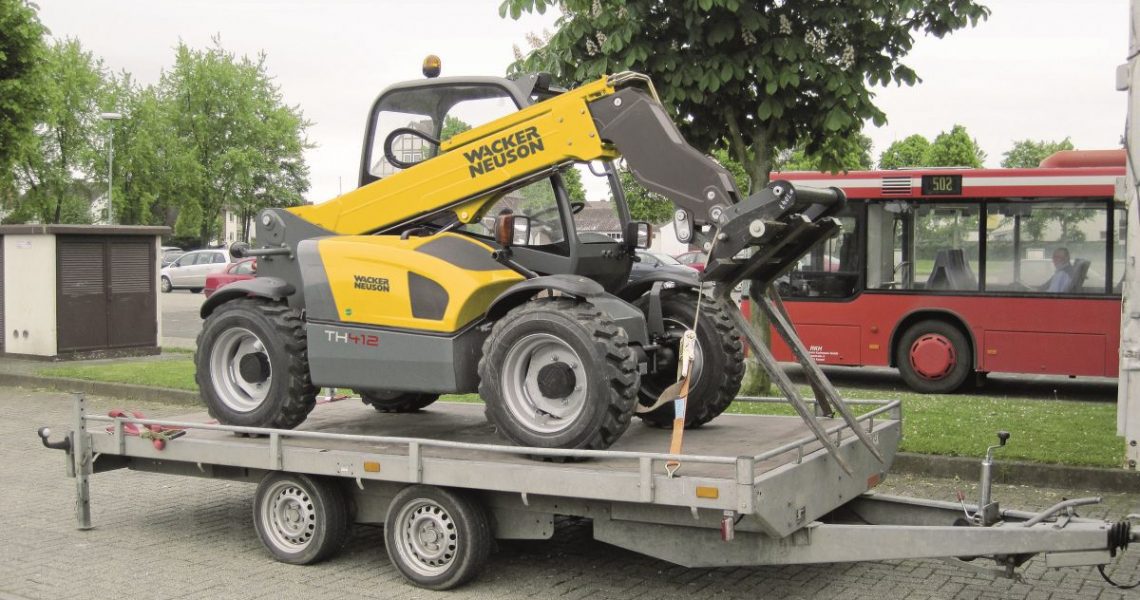 Wacker Neuson TH412 auf PKW-Anhänger