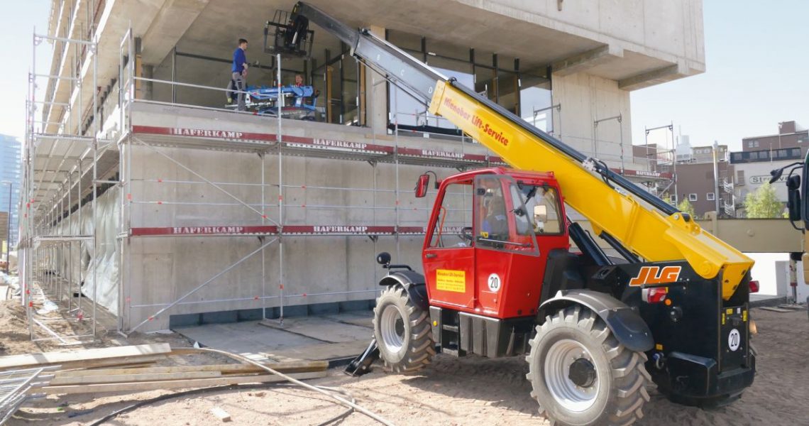 JLG 3614 RS bei Fenstereinbau