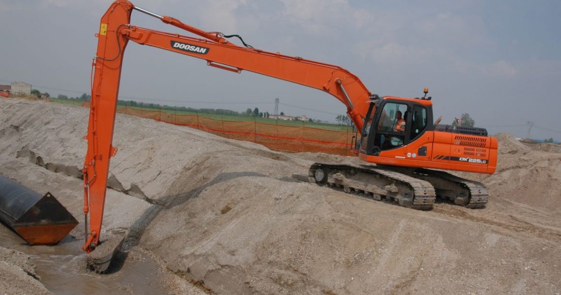 Raupenbagger Doosan DX225LC Super Long Reach