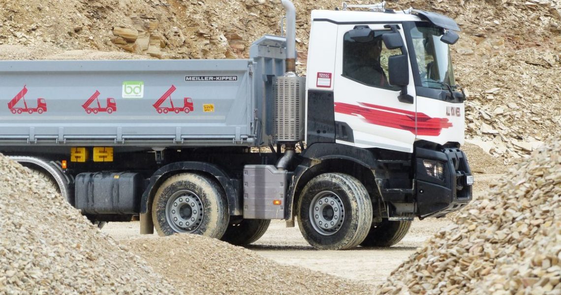 Renault C 440 8x4