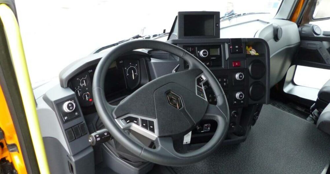 Cockpit des Renault K 520