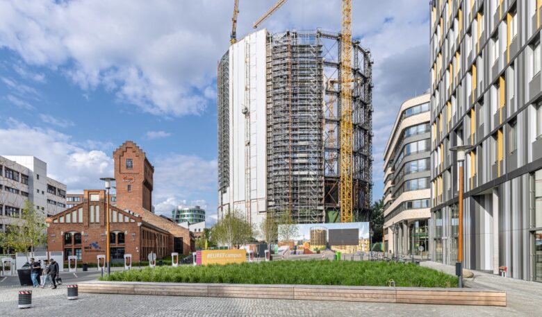 Industriedenkmal wird mit Peri-Unterstützung zum Büroturm