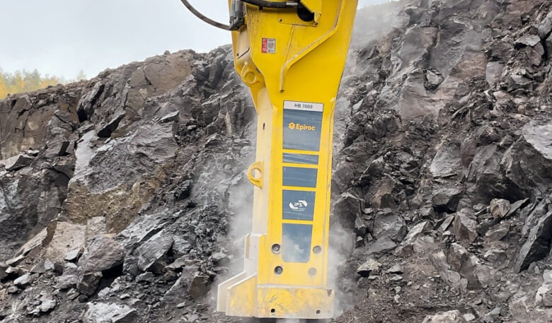 Mendiger Basalt nutzt Epiroc HB 7000 mit Full-Service-Mietvertrag