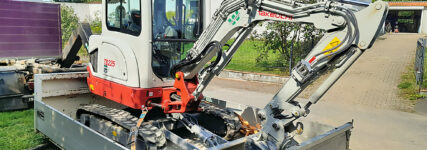 Der Kompaktbagger TB 225 von Takeuchi im Test