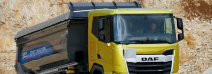 DAF-Kippsattel XFC 530 mit Hydro-Vorderachse Paul Xtra Power